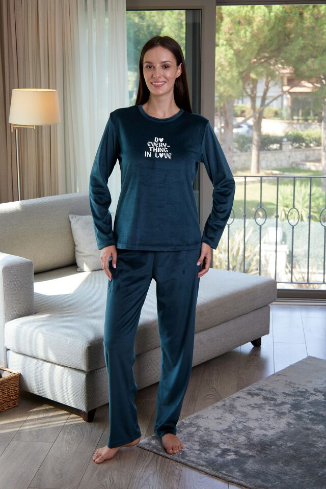 Estiva Kadın Everything Yazılı Kadife Pijama Takımı