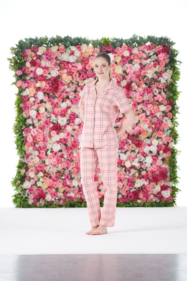 Kadın Yazlık Kareli Önden Düğmeli Kısa Kollu Penye Lycra Pijama Takımı