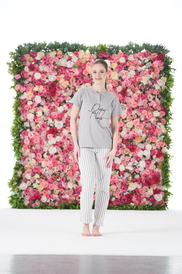 Kadın Yazlık Çizgili Kısa Kollu Penye Lycra Pijama Takımı