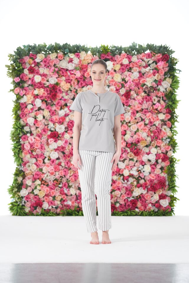 Kadın Yazlık Çizgili Kısa Kollu Penye Lycra Pijama Takımı