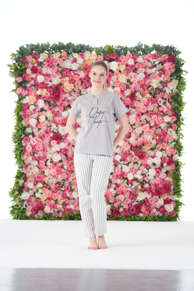 Kadın Yazlık Çizgili Kısa Kollu Penye Lycra Pijama Takımı