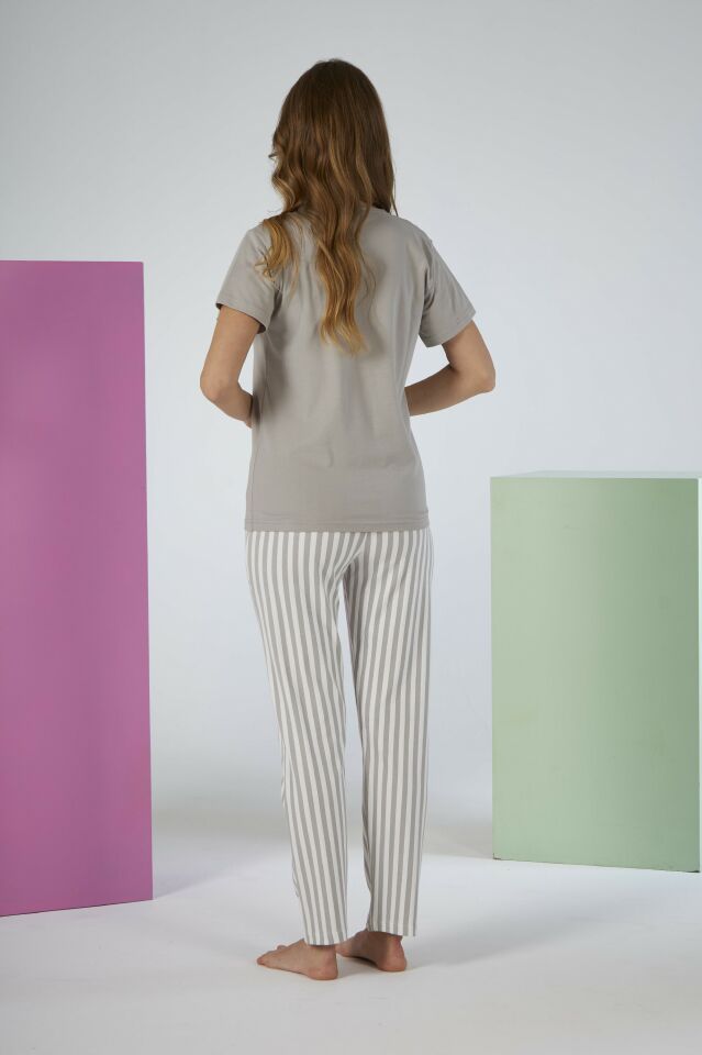 Kadın Yazlık Çizgili Kısa Kollu Penye Lycra Pijama Takımı