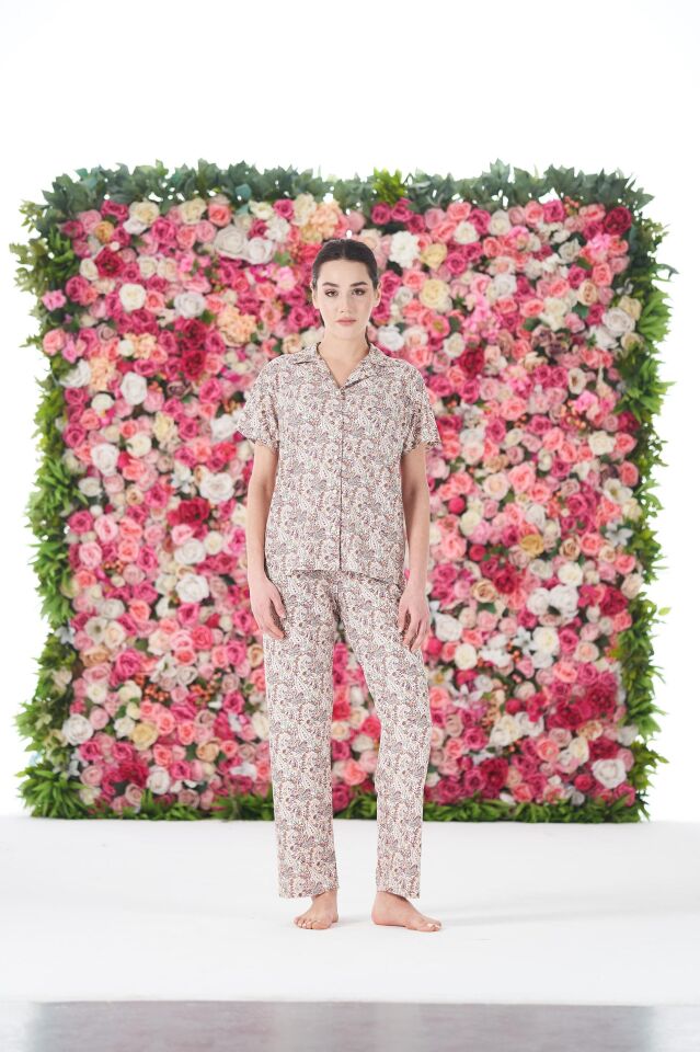 Kadın Yazlık Desenli Önden Düğmeli Kısa Kollu Marla Pijama Takımı - Pembe