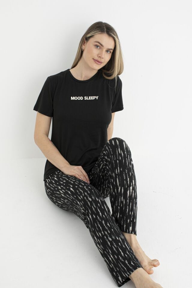 Kadın Yazlık Mood Sleepy Yazılı Kısa Kollu Soft Pijama Takımı - Siyah