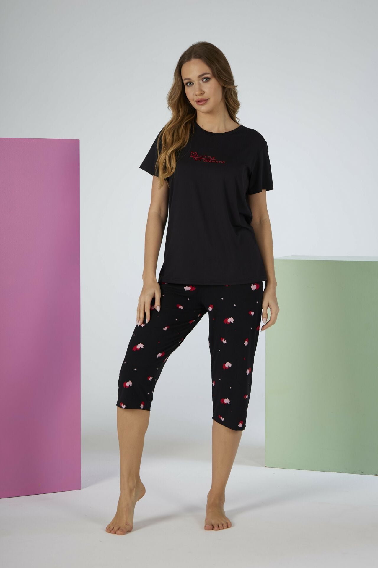 Estiva Kadın Kalp Alt Desenli Siyah Kısa Kollu Kaprili Soft Pijama Takımı