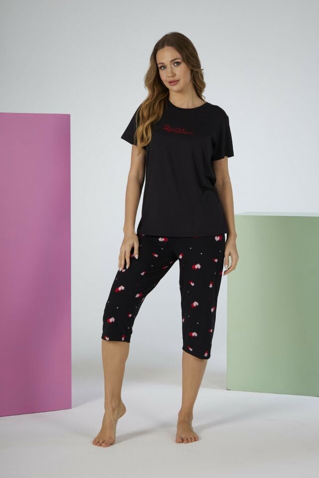 Estiva Kadın Kalp Alt Desenli Siyah Kısa Kollu Kaprili Soft Pijama Takımı