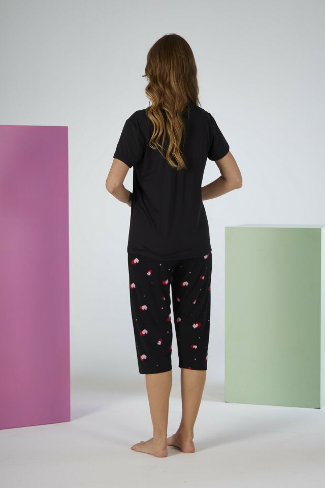 Estiva Kadın Kalp Alt Desenli Siyah Kısa Kollu Kaprili Soft Pijama Takımı