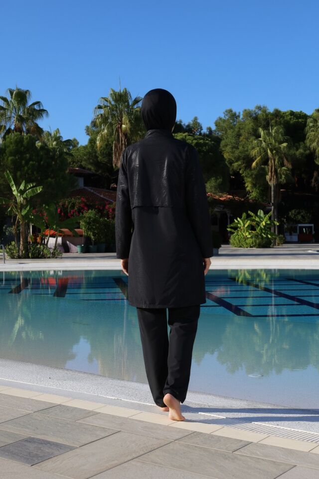 Estiva Tam Kapalı Pantolonlu Taş Baskılı Yarım Fermuarlı Tesettür Mayo Siyah