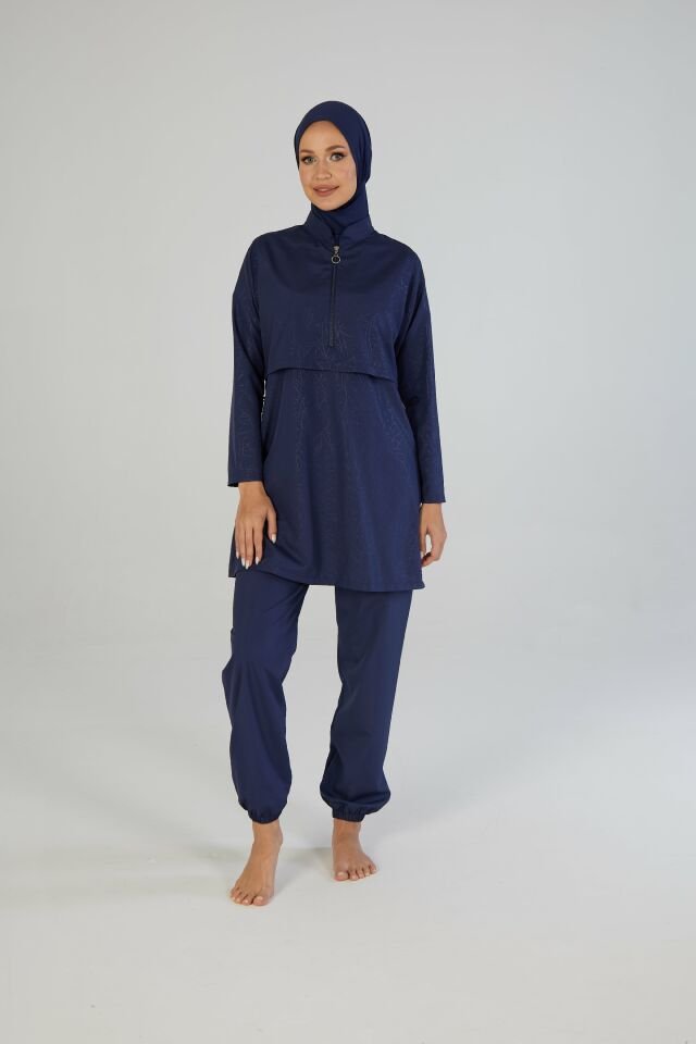 Estiva Tam Kapalı Pantolonlu Taş Baskılı Yarım Fermuarlı Tesettür Mayo Lacivert
