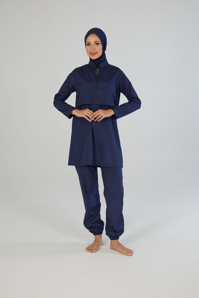 Estiva Tam Kapalı Pantolonlu Taş Baskılı Yarım Fermuarlı Tesettür Mayo Lacivert