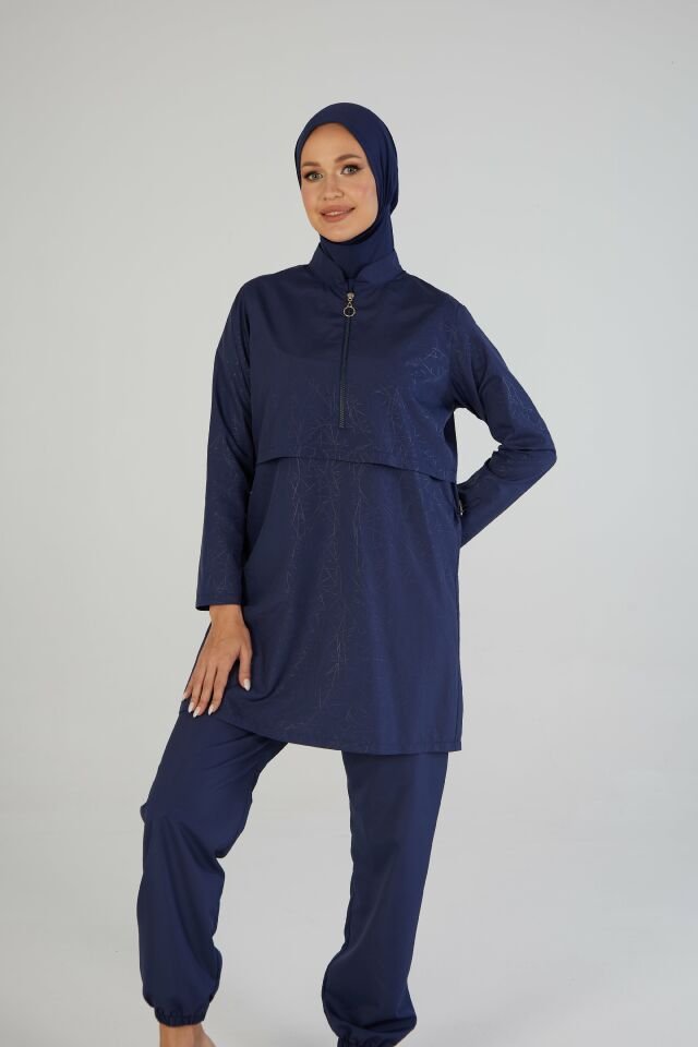 Estiva Tam Kapalı Pantolonlu Taş Baskılı Yarım Fermuarlı Tesettür Mayo Lacivert