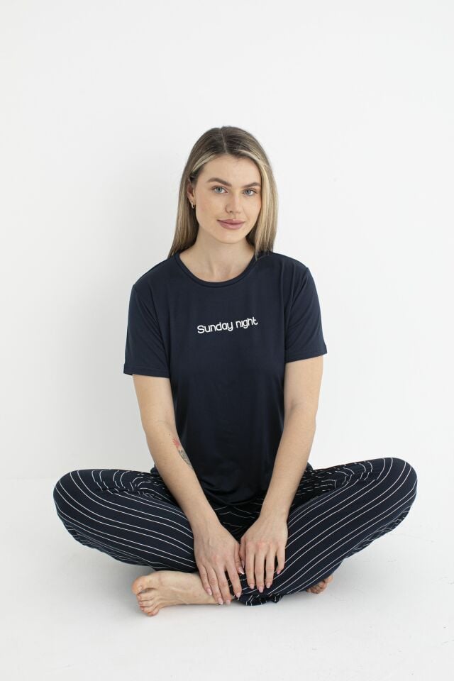 Kadın Yazlık Sunday Night Yazılı Kısa Kollu Soft Pijama Takımı - Lacivert