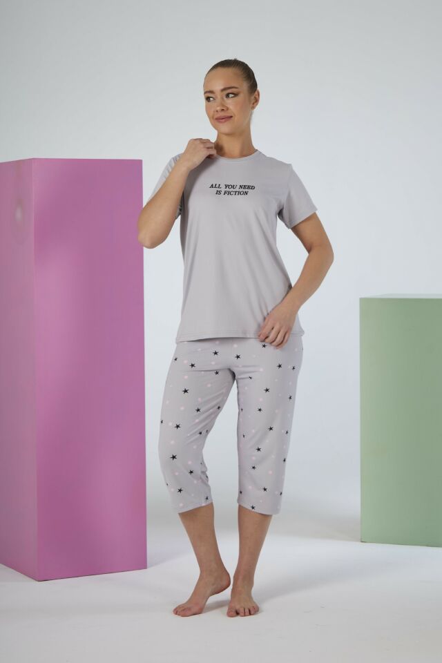 Estiva Kadın Yıldız Alt Desenli Gri Kısa Kollu Kaprili Soft Pijama Takımı