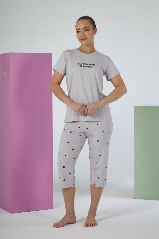 Estiva Kadın Yıldız Alt Desenli Gri Kısa Kollu Kaprili Soft Pijama Takımı