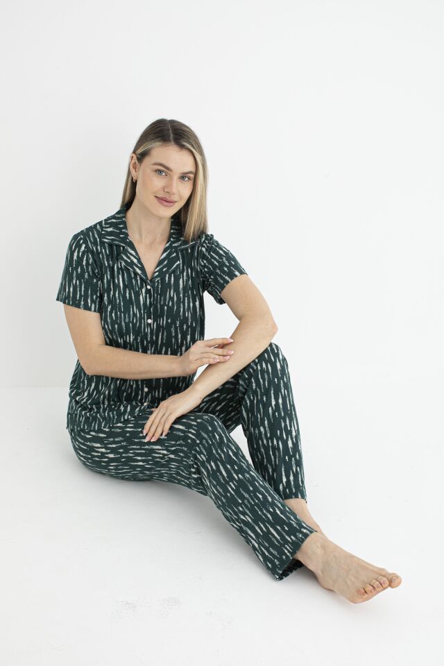 Kadın Yazlık Desenli Önden Düğmeli Kısa Kollu Soft Pijama Takımı - Yeşil