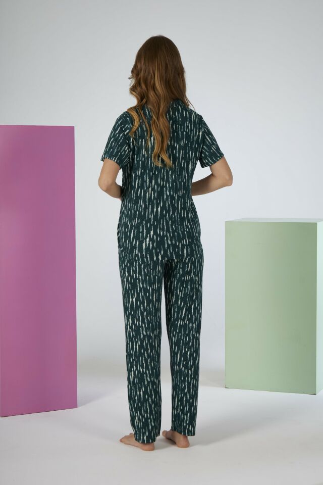 Kadın Yazlık Desenli Önden Düğmeli Kısa Kollu Soft Pijama Takımı - Yeşil
