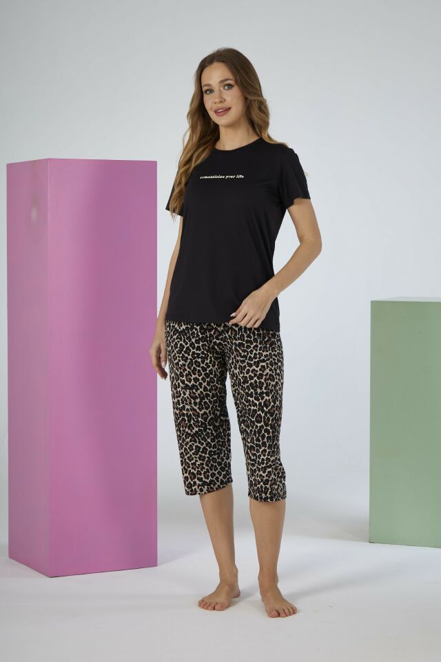 Estiva Kadın Kaplan Alt Desenli Siyah Kısa Kollu Kaprili Soft Pijama Takımı