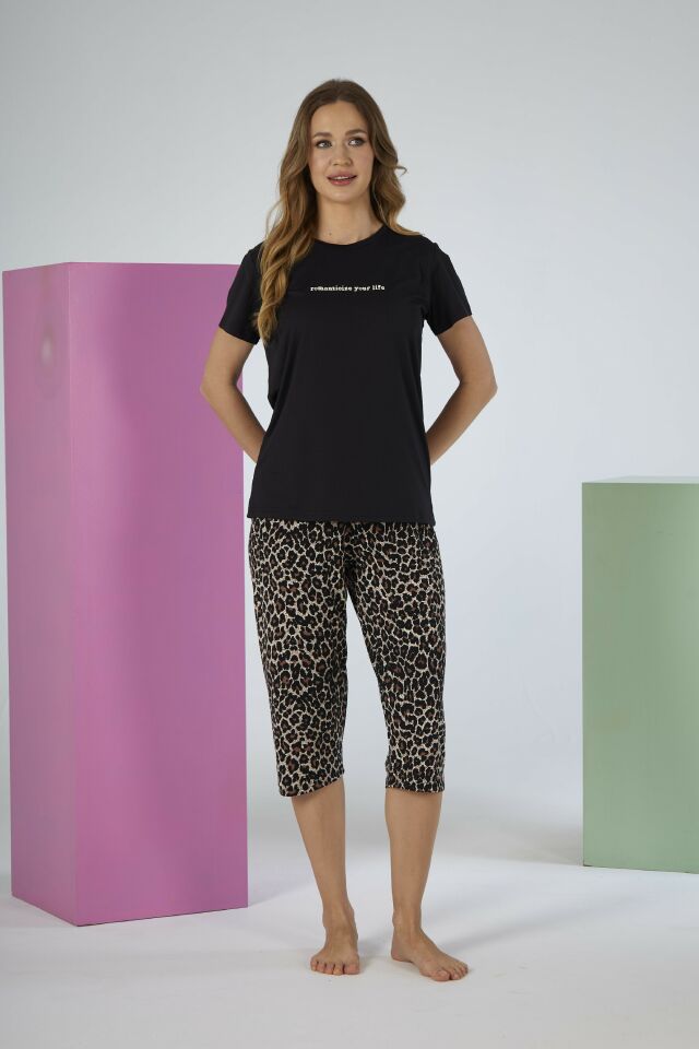 Estiva Kadın Kaplan Alt Desenli Siyah Kısa Kollu Kaprili Soft Pijama Takımı