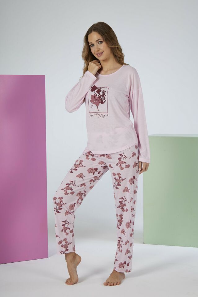 Kadın Yazlık Çiçek Desenli Uzun Kollu Viskon Pijama Takımı - Pembe