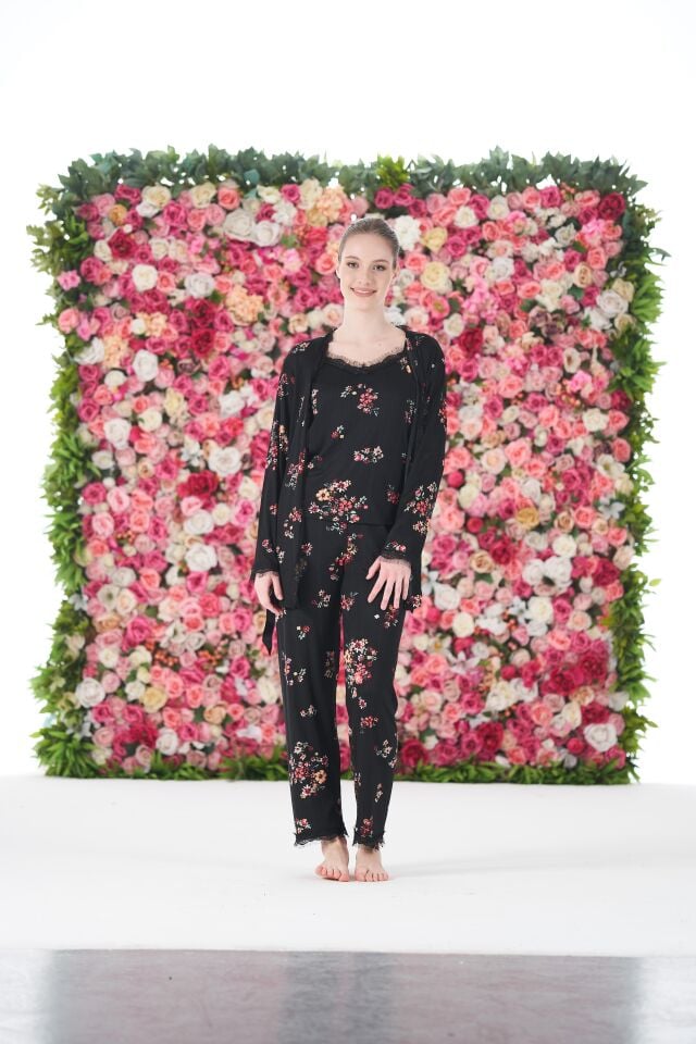 Kadın Yazlık Çiçek Desenli 3 Parça Sabahlıklı İp Askılı Likra Viskon Pijama Takımı - Siyah