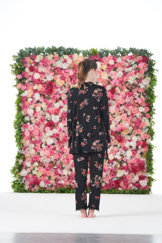 Kadın Yazlık Çiçek Desenli 3 Parça Sabahlıklı İp Askılı Likra Viskon Pijama Takımı - Siyah