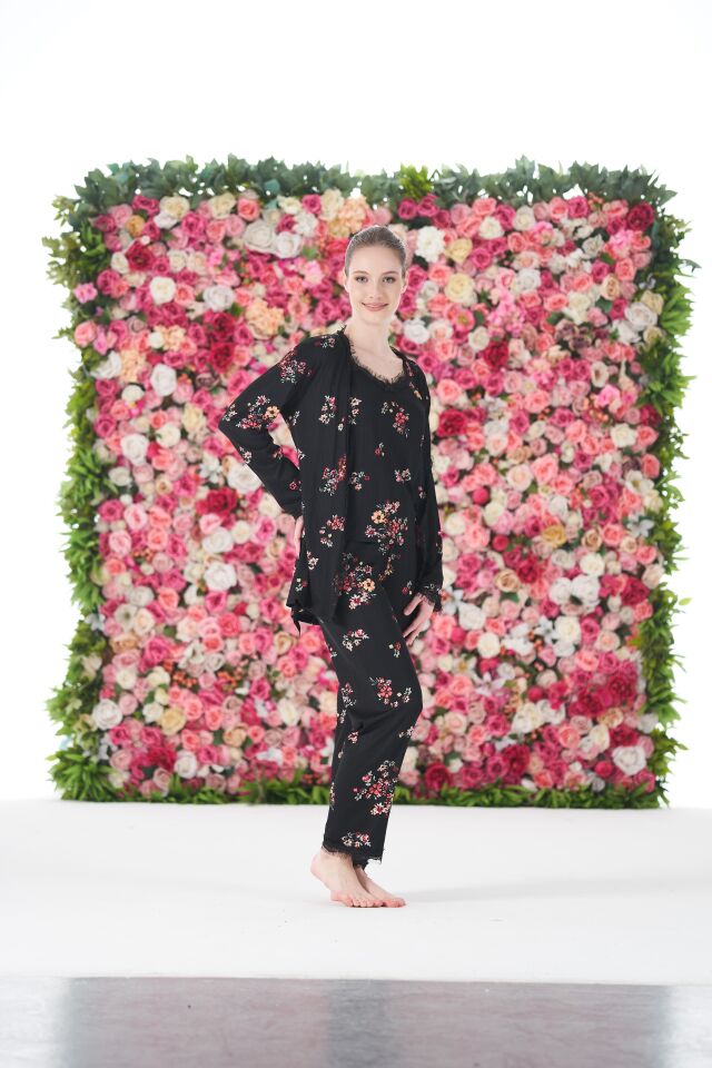 Kadın Yazlık Çiçek Desenli 3 Parça Sabahlıklı İp Askılı Likra Viskon Pijama Takımı - Siyah