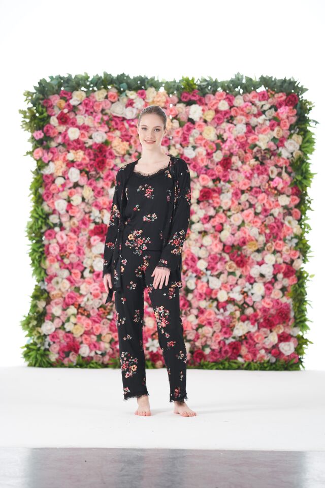 Kadın Yazlık Çiçek Desenli 3 Parça Sabahlıklı İp Askılı Likra Viskon Pijama Takımı - Siyah