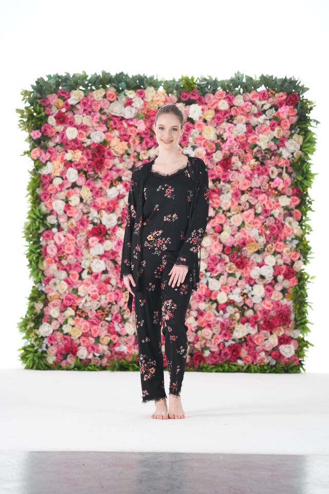 Kadın Yazlık Çiçek Desenli 3 Parça Sabahlıklı İp Askılı Likra Viskon Pijama Takımı - Siyah