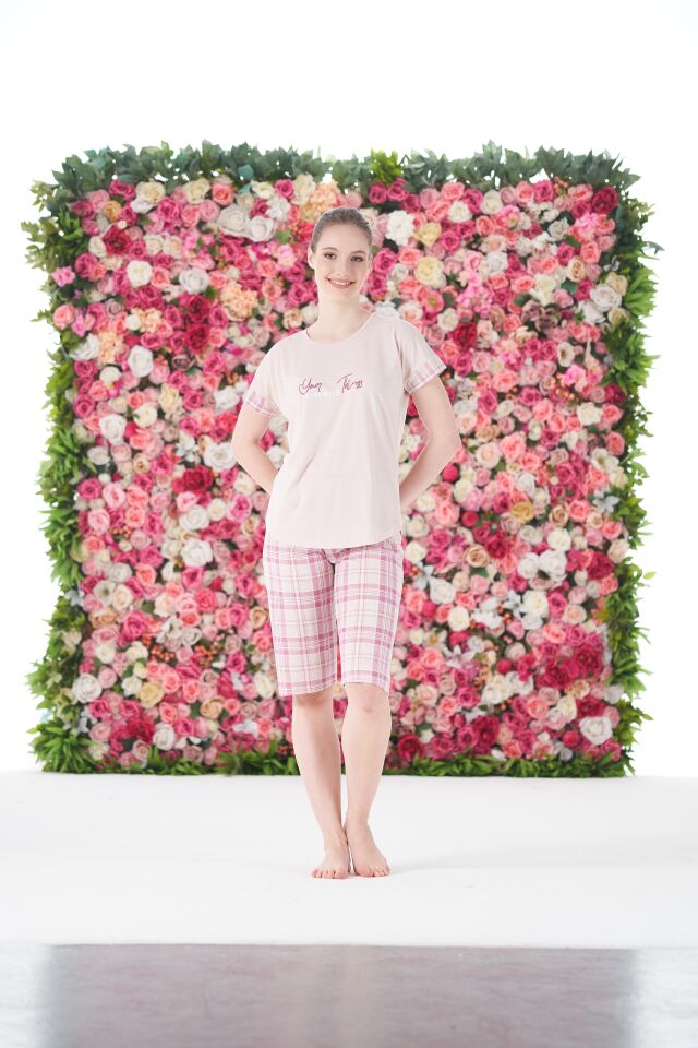 Kadın Yazlık Kareli Kısa Kollu Kaprili Viskon Pijama Takımı