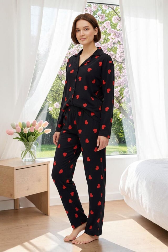 Estiva Kadın Kalp Desenli Siyah Önden Düğmeli Süet Pijama Takımı alternatif görsel
