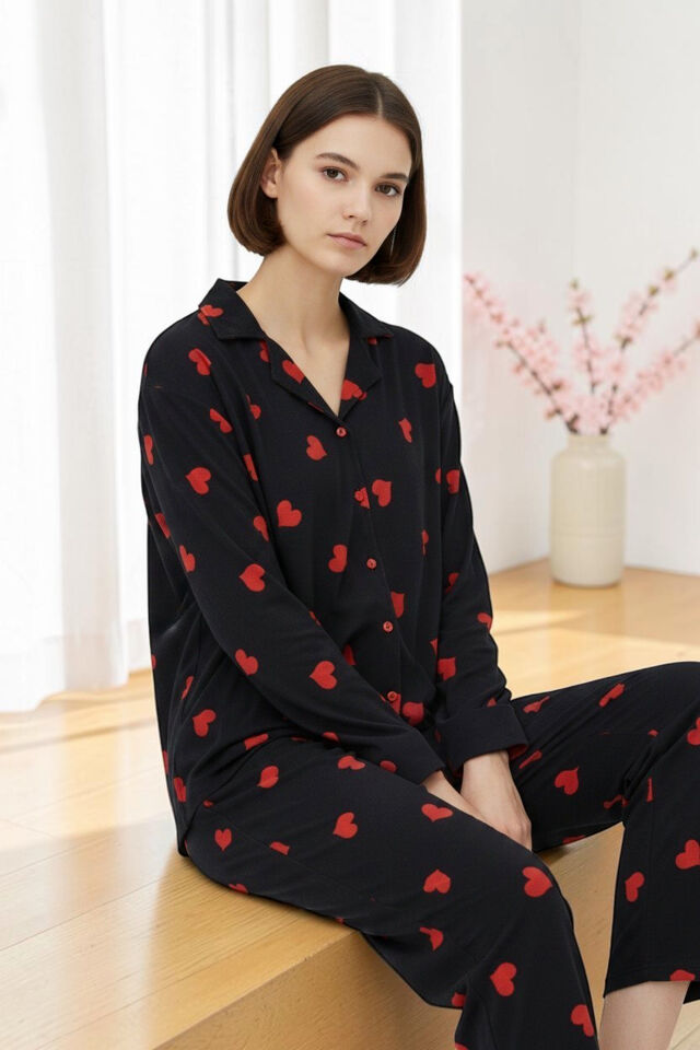 Estiva Kadın Kalp Desenli Siyah Önden Düğmeli Süet Pijama Takımı