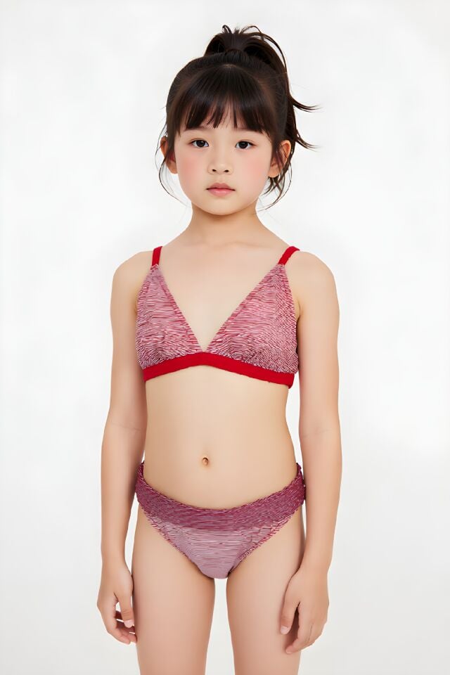 Estiva Kız Çocuk Desenli Üçgen Kesim Bikini Takımı