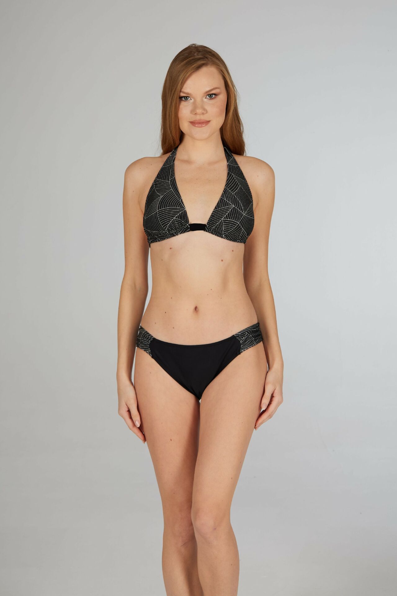 Estiva Kadın Çizgi Desenli Siyah Geniş Üçgen Emprime Bikini Takımı