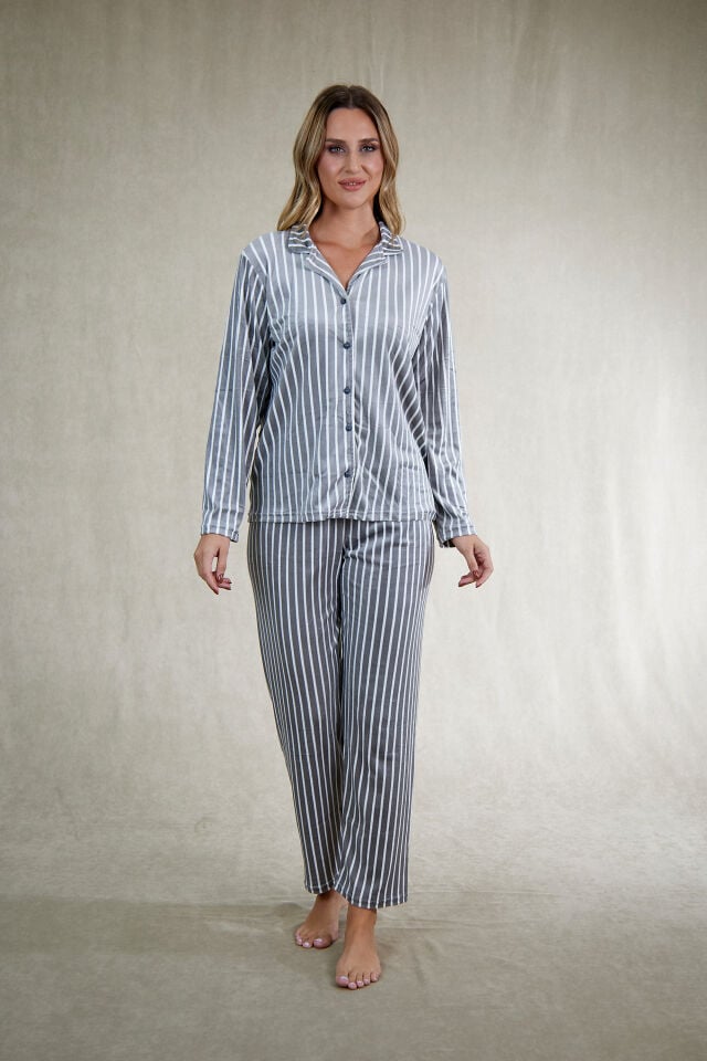 Kadın Kışlık Önden Düğmeli Çizgili Kadife Pijama Takımı Gri alternatif görsel