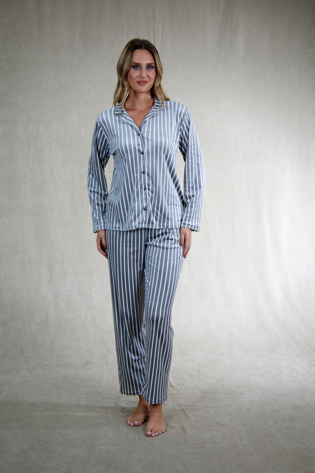 Kadın Kışlık Önden Düğmeli Çizgili Kadife Pijama Takımı Gri