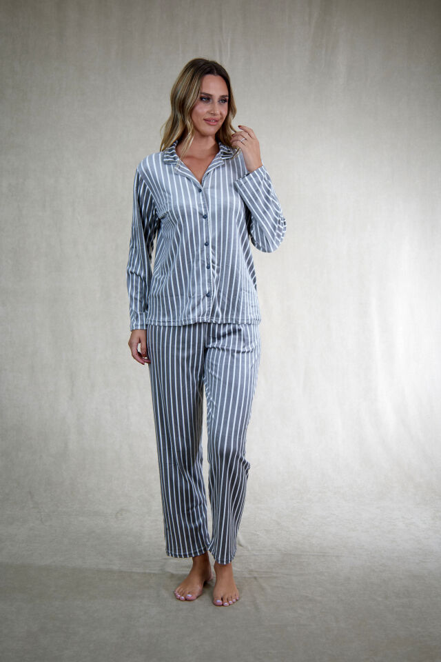 Kadın Kışlık Önden Düğmeli Çizgili Kadife Pijama Takımı Gri