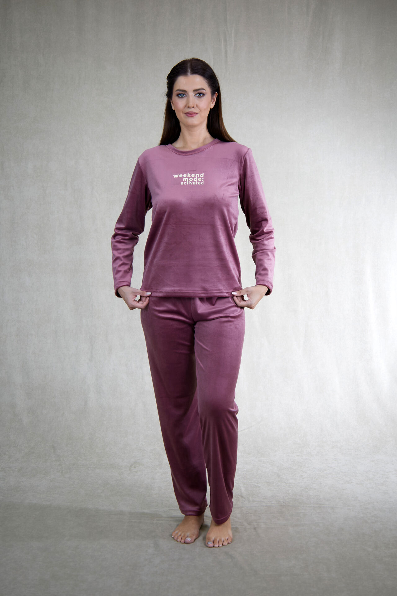 Estiva Kadın Weekend Yazılı Kadife Pijama Takımı