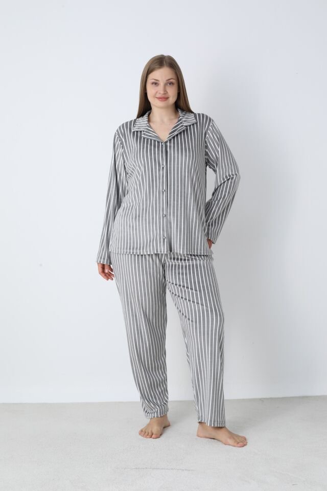 Kadın Kışlık Önden Düğmeli Çizgili Kadife Battal Pijama Takımı Gri