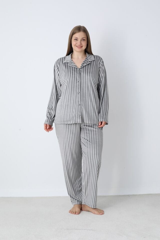 Kadın Kışlık Önden Düğmeli Çizgili Kadife Battal Pijama Takımı Gri