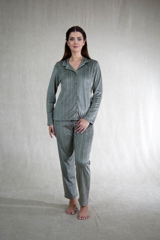 Kadın Kışlık Önden Düğmeli Çizgili Kadife Pijama Takımı Yeşil