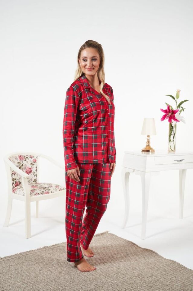 Kadın Kışlık Önden Düğmeli Kareli Kadife Pijama Takımı Kırmızı