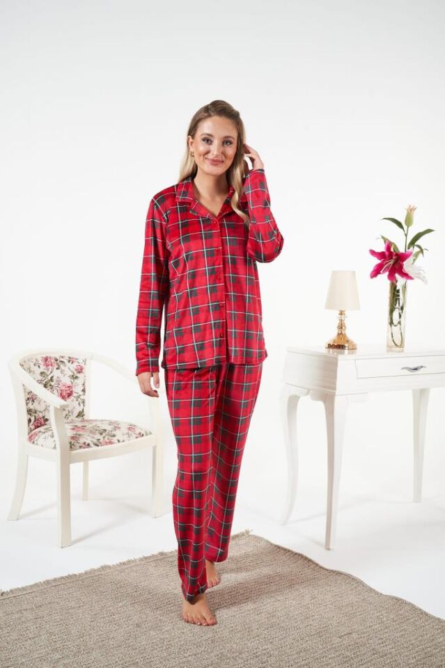 Kadın Kışlık Önden Düğmeli Kareli Kadife Pijama Takımı Kırmızı