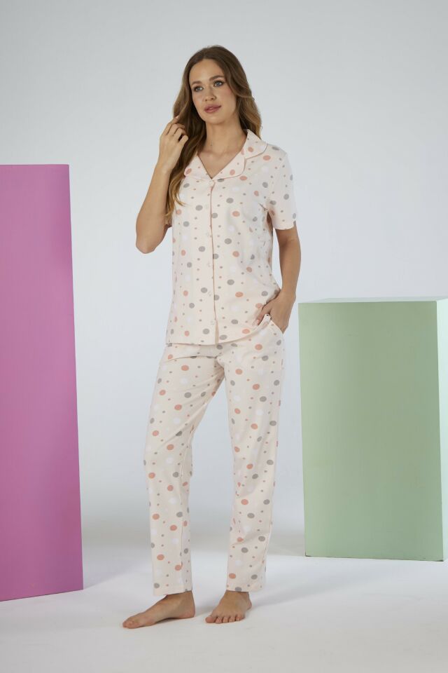 Kadın Yazlık Puantiyeli Önden Düğmeli Kısa Kollu Penye Lycra Pijama Takımı