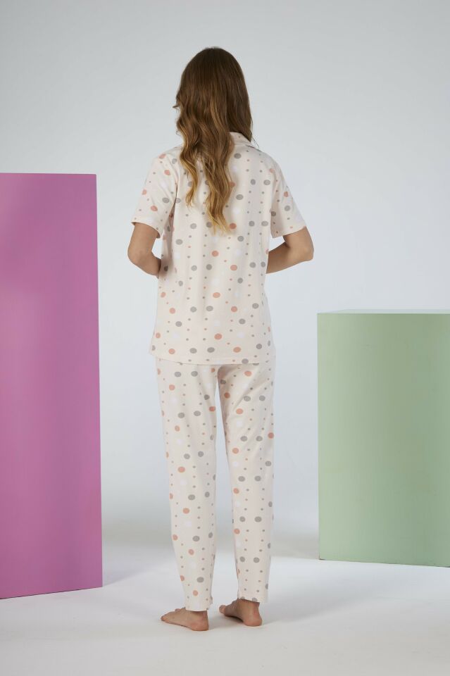 Kadın Yazlık Puantiyeli Önden Düğmeli Kısa Kollu Penye Lycra Pijama Takımı