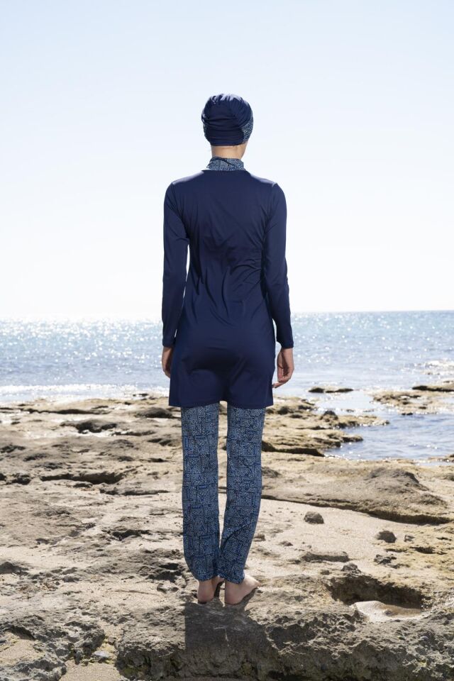 Estiva Kadın Boneli Pantolonu Dijital Desenli Lacivert Tesettür Mayo