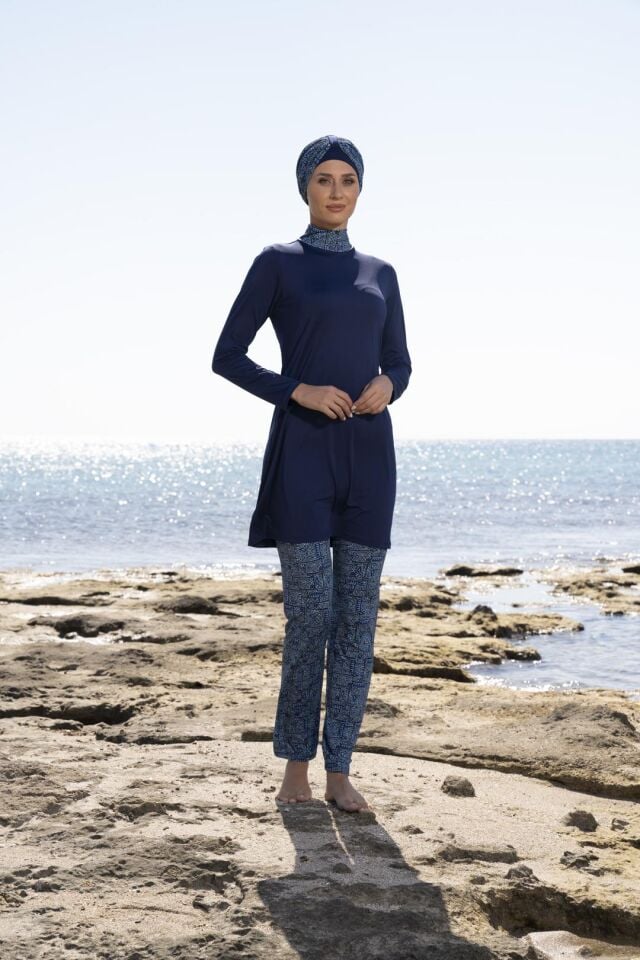 Estiva Kadın Boneli Pantolonu Dijital Desenli Lacivert Tesettür Mayo