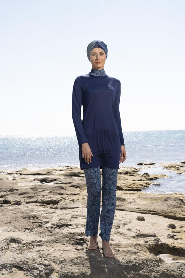 Estiva Kadın Boneli Pantolonu Dijital Desenli Lacivert Tesettür Mayo