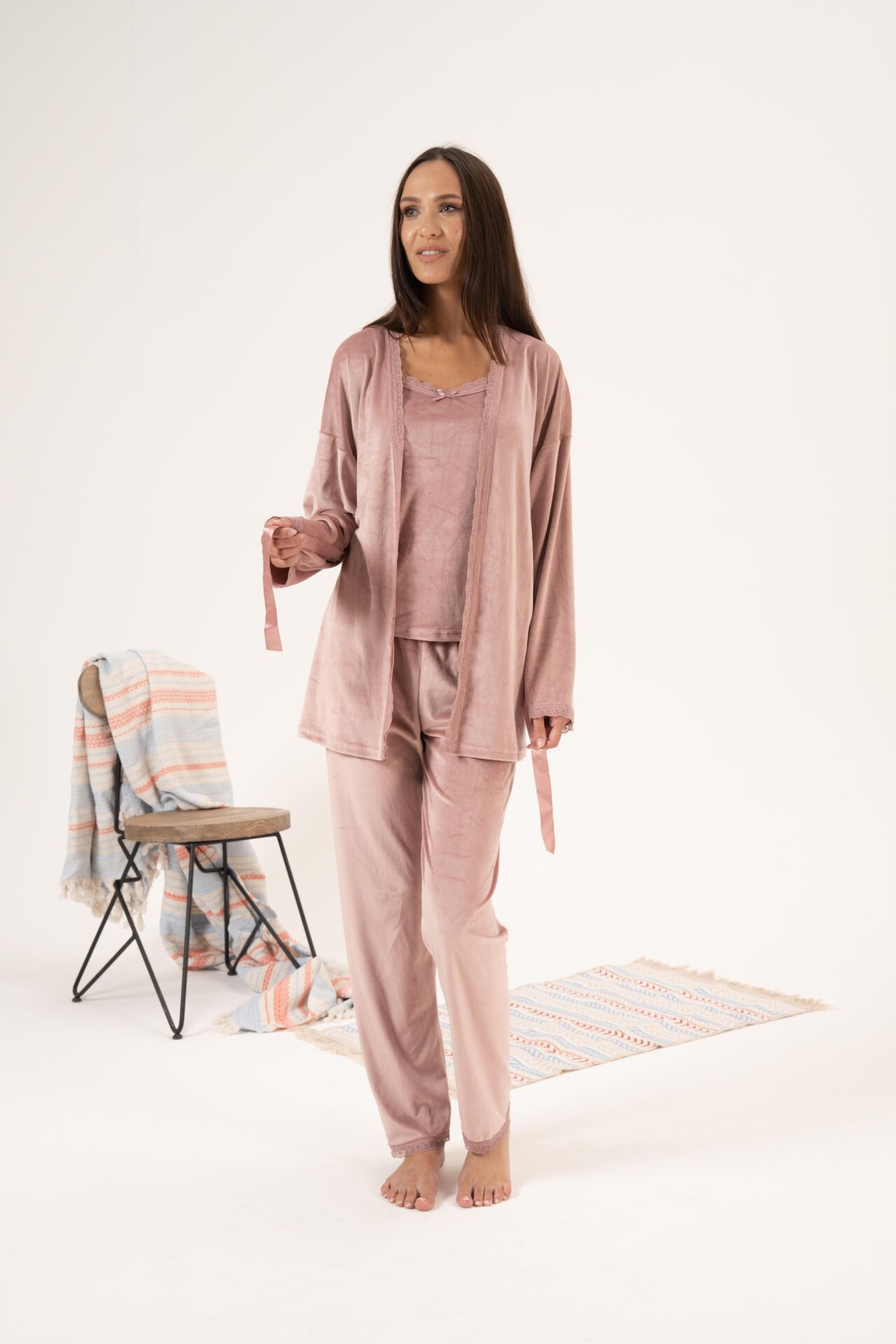 Kadın Kışlık 3 Parça Sabahlıklı Kadife Pijama Takımı L - Pudra