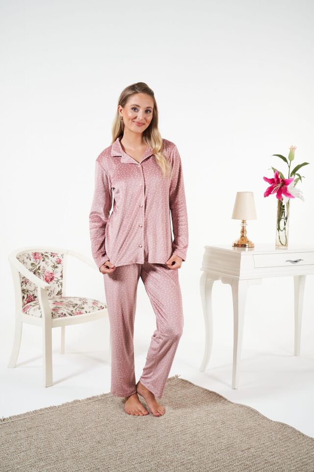 Kadın Kışlık Önden Düğmeli Puantiyeli Kadife Pijama Takımı Pudra