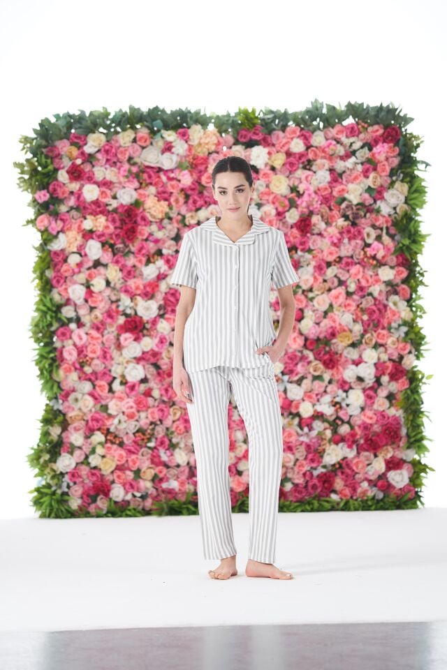 Kadın Yazlık Çizgili Önden Düğmeli Kısa Kollu Penye Lycra Pijama Takımı